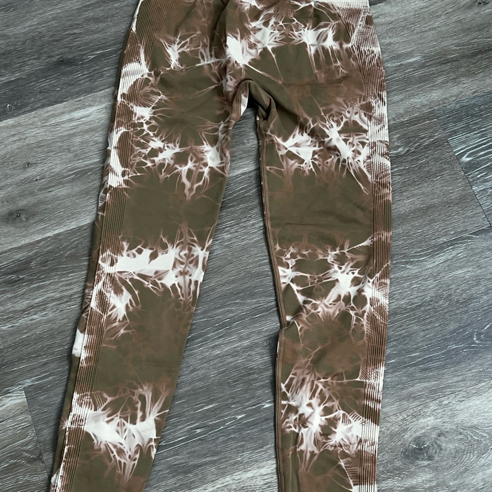 High waisted long tie dye scrunch leggings